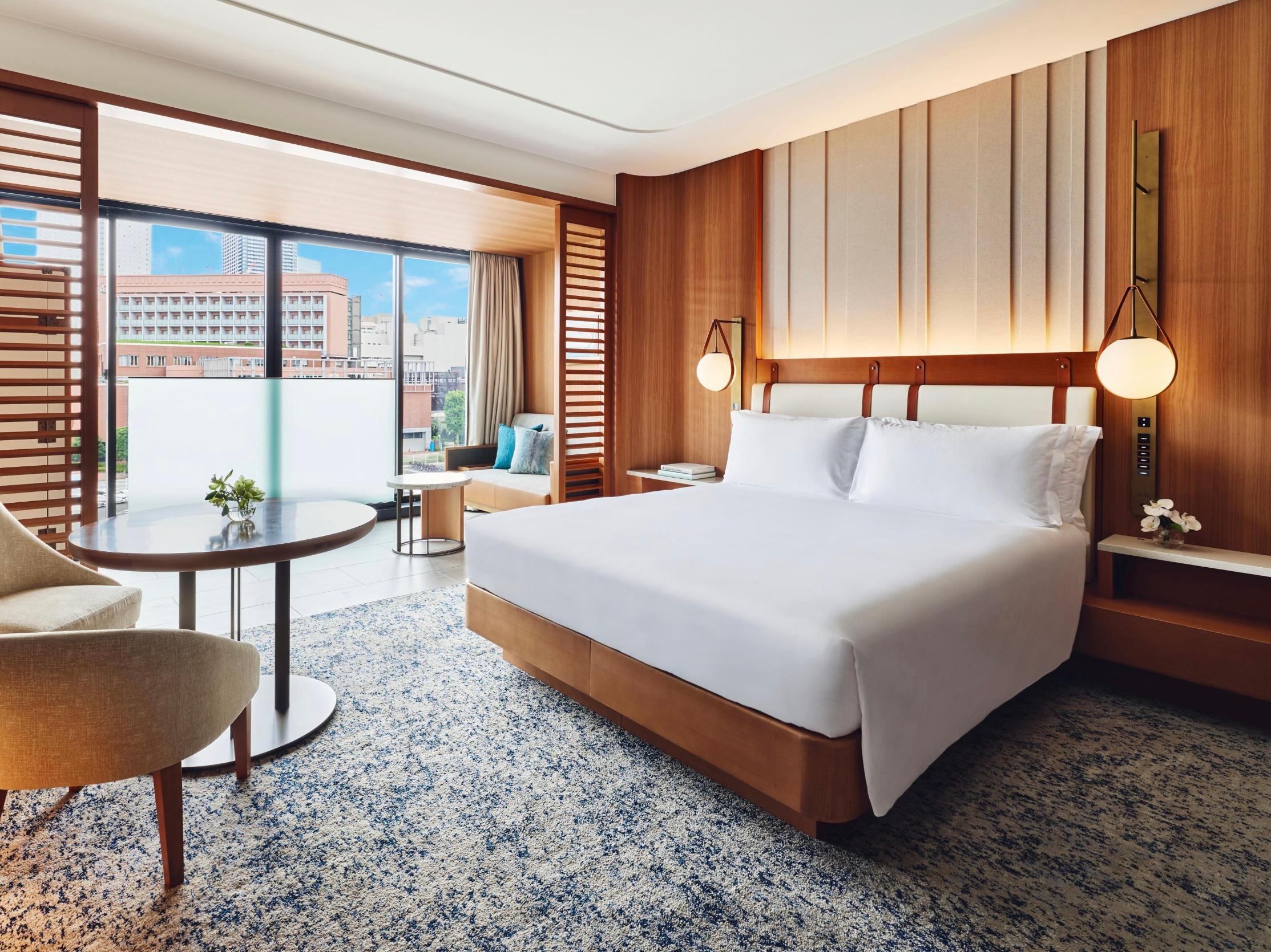 Bedroom at the InterContinental Yokohama Pier 8.